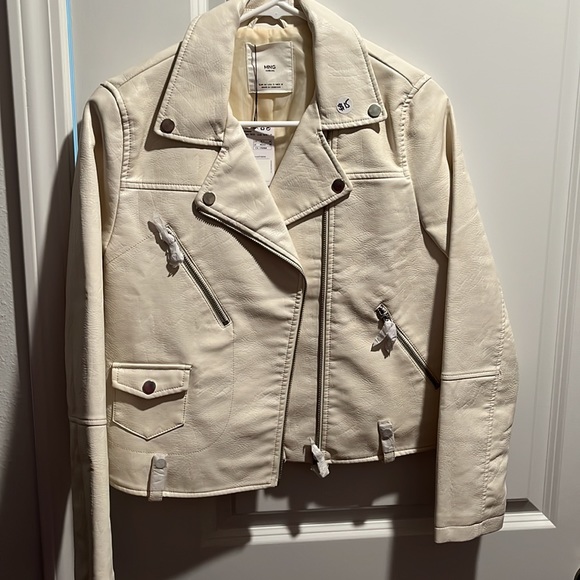 Jackets - Picture 3 of 13